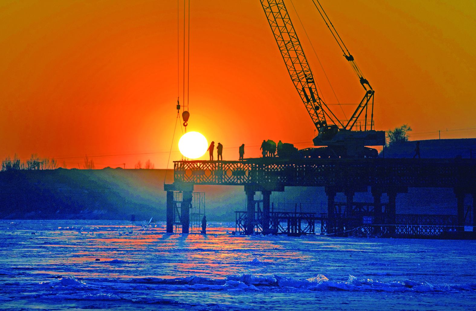 桦甸辉发河大桥栈桥全线贯通